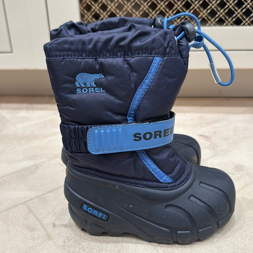 SOREL Brand New Snow/Rain boot - Children’s Flurry Size: 8
